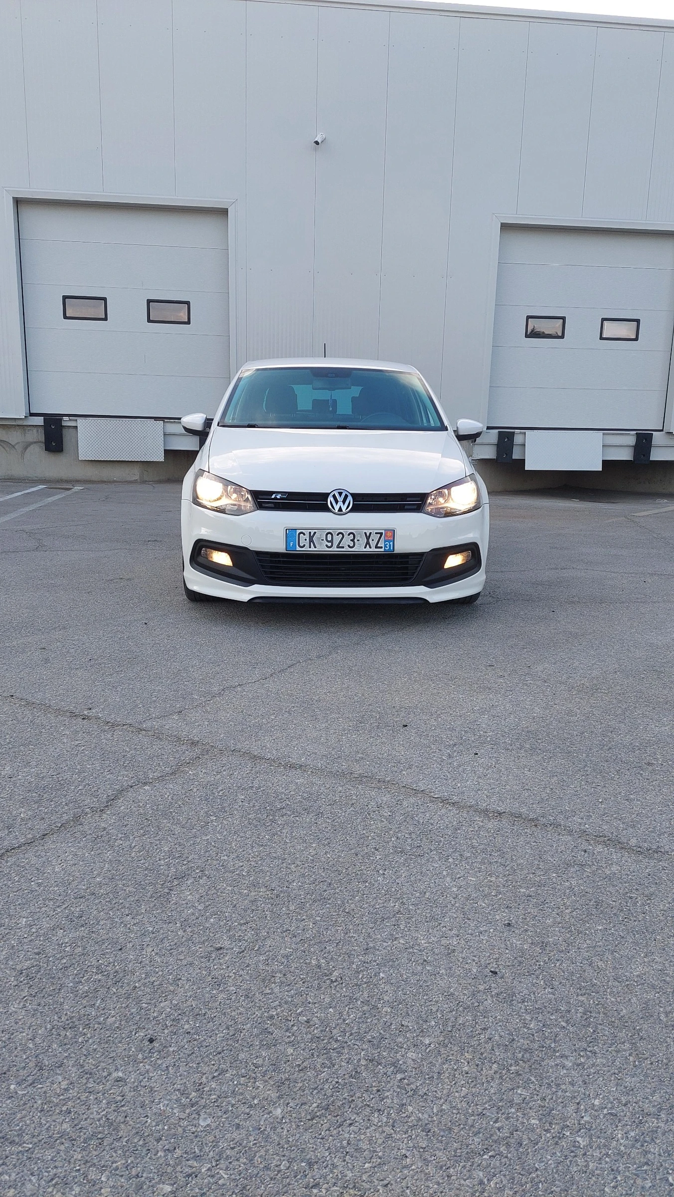 VW Polo 1.6 tdi R Line - изображение 3