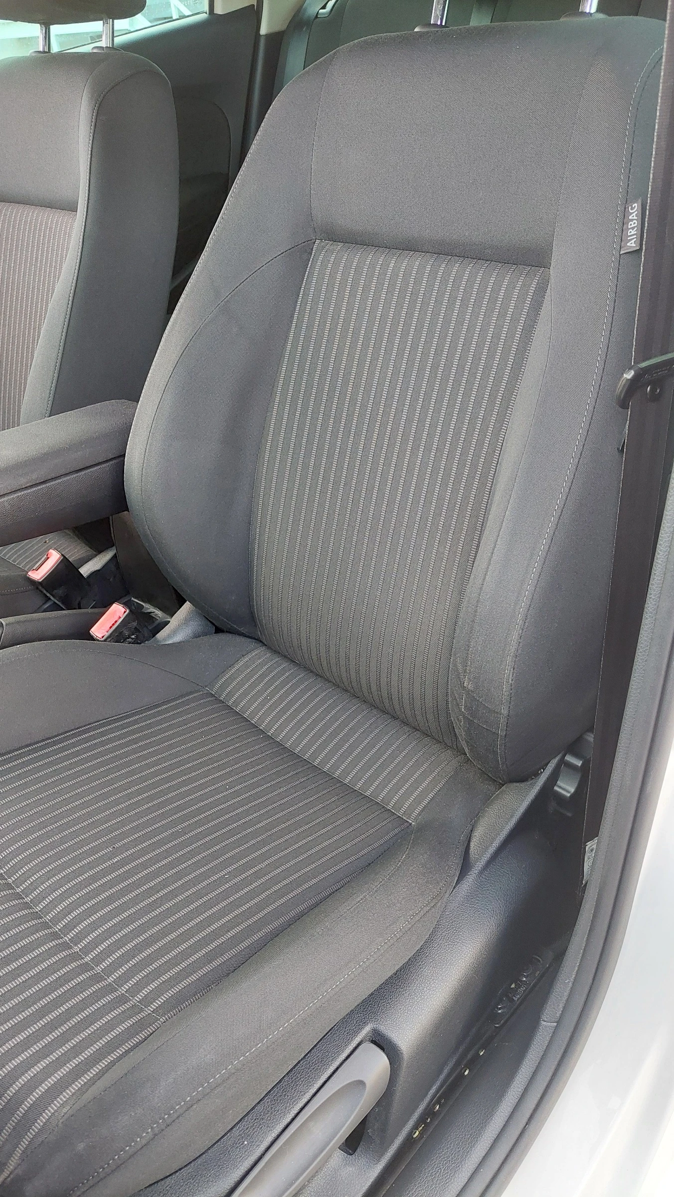 VW Polo 1.6 tdi R Line, снимка 9 - Автомобили и джипове - 55606678