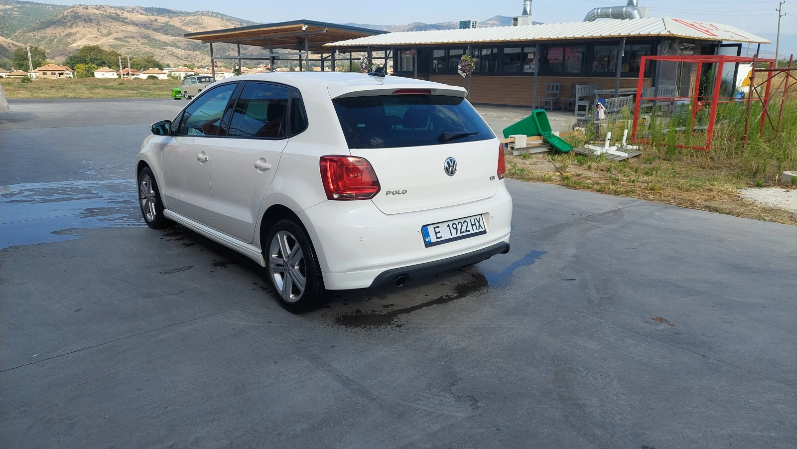 VW Polo 1.6 tdi R Line, снимка 4 - Автомобили и джипове - 55606678
