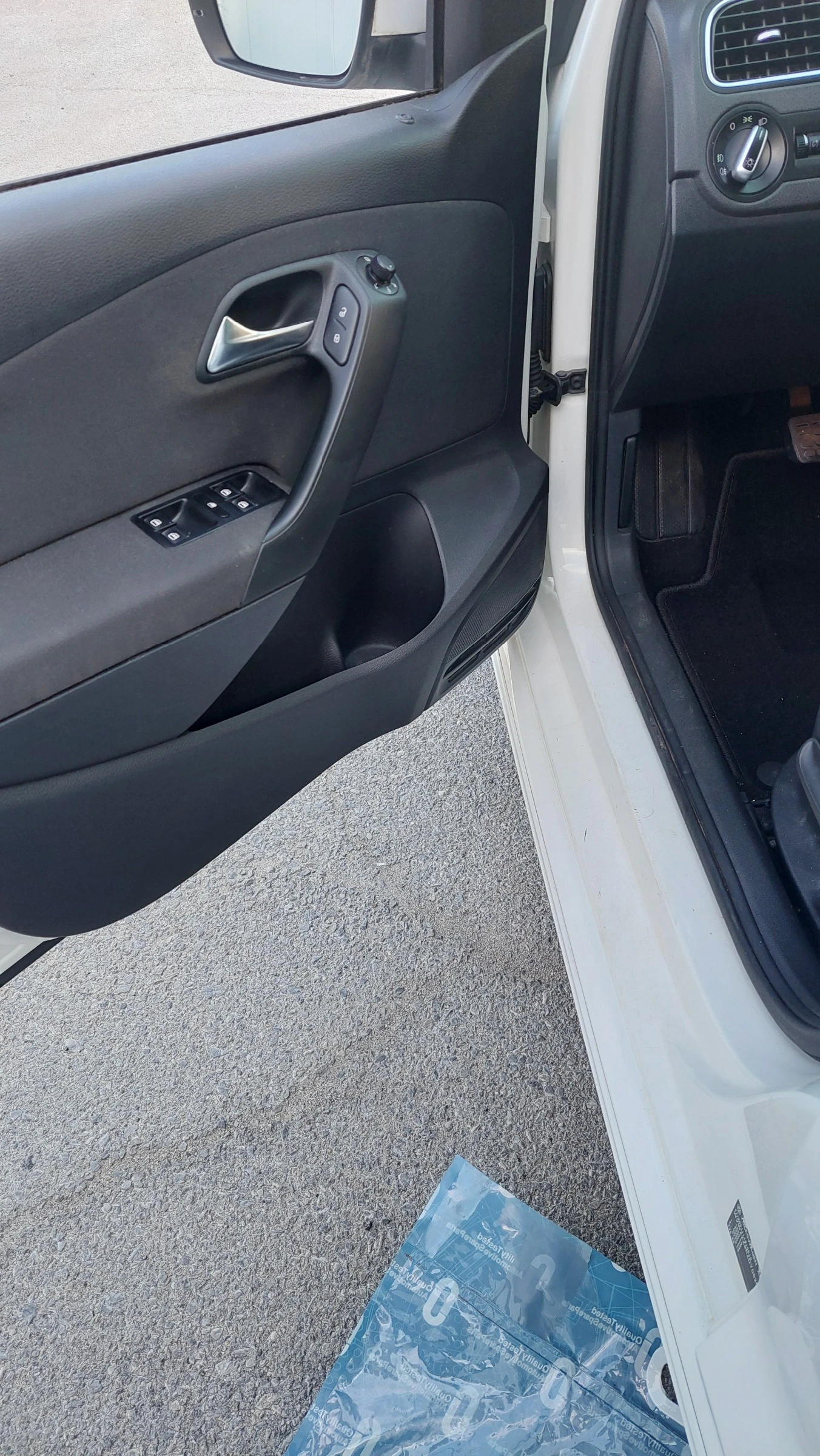 VW Polo 1.6 tdi R Line, снимка 11 - Автомобили и джипове - 53714638