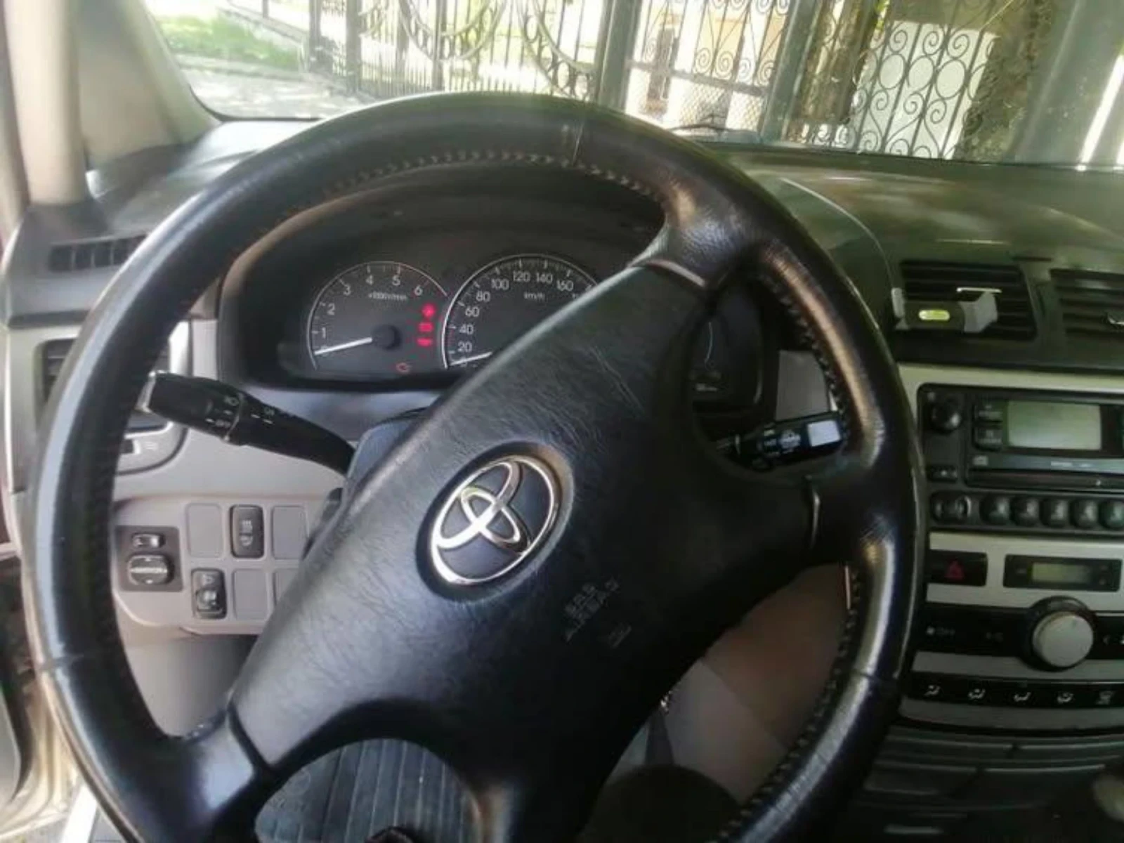 Toyota Avensis verso D4D - изображение 5