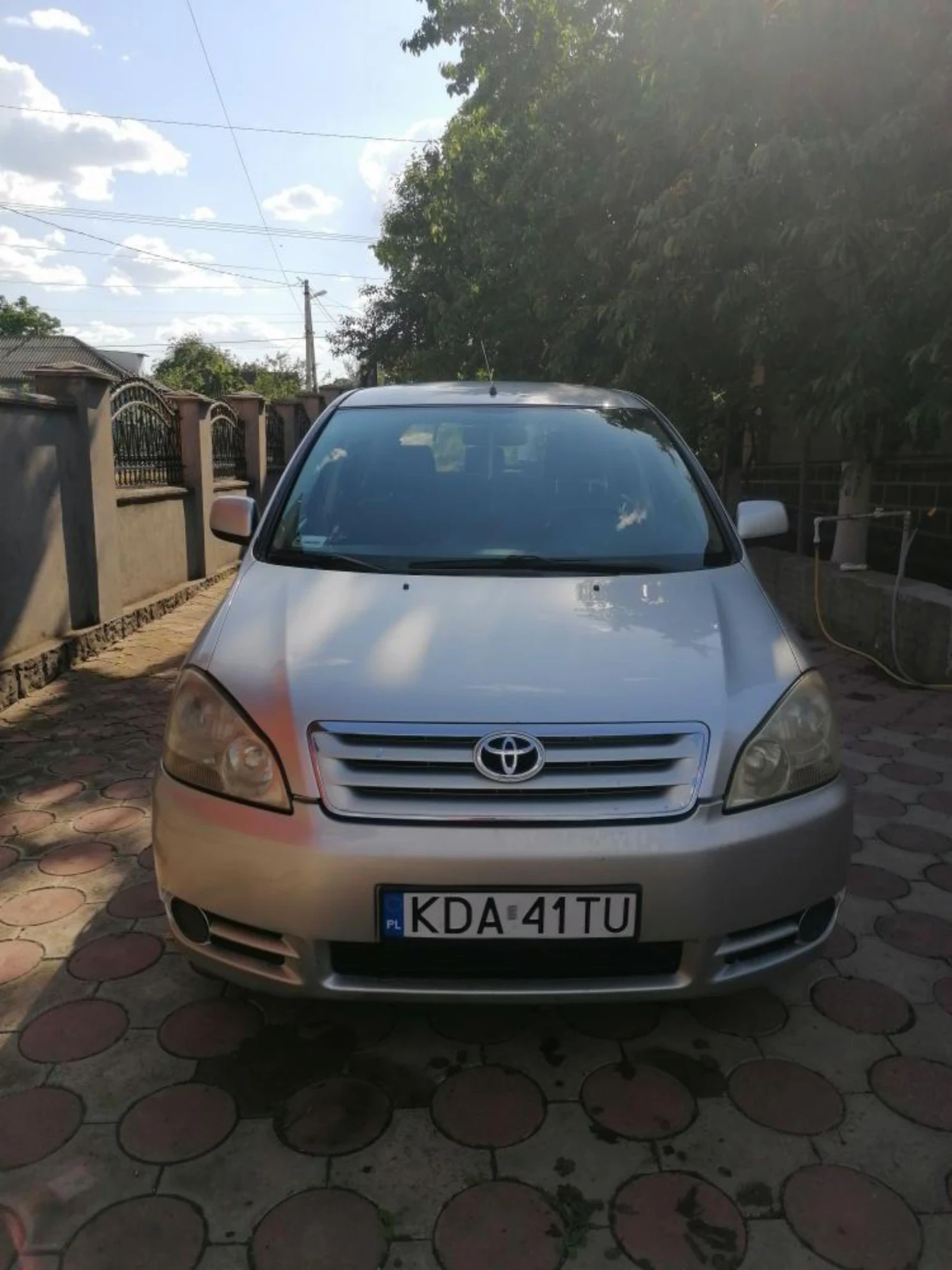 Toyota Avensis verso D4D - изображение 6