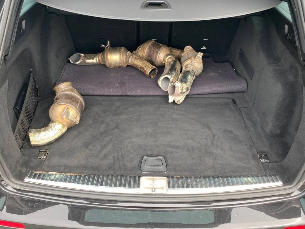 Mercedes-Benz E 63 AMG S * CARFAX * ��� ������������ ������ | Mobile.bg � ����������� 12