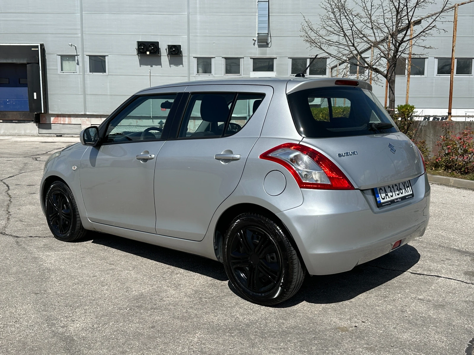Suzuki Swift, снимка 3 - Автомобили и джипове - 54237571