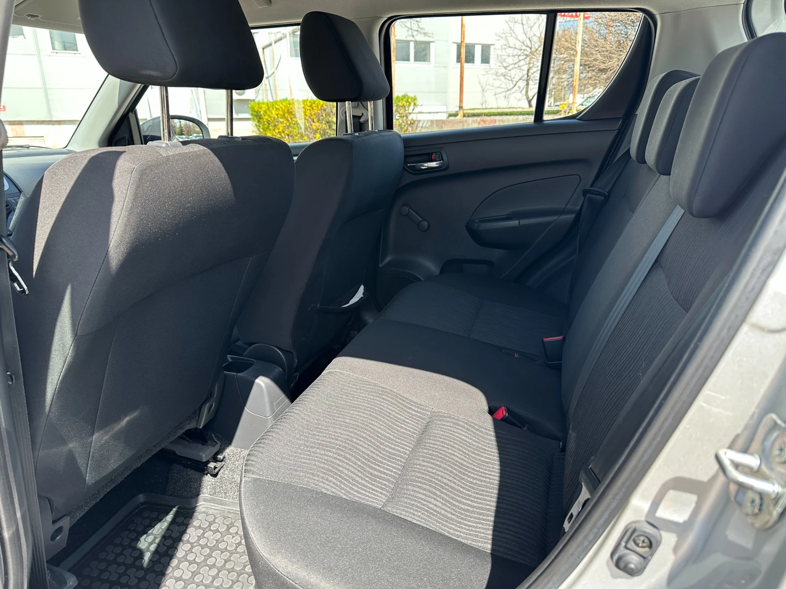 Suzuki Swift, снимка 9 - Автомобили и джипове - 54237571