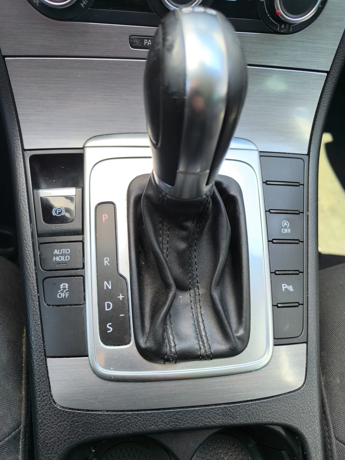 VW Passat 2.0 TDI 140, снимка 11 - Автомобили и джипове - 54411338