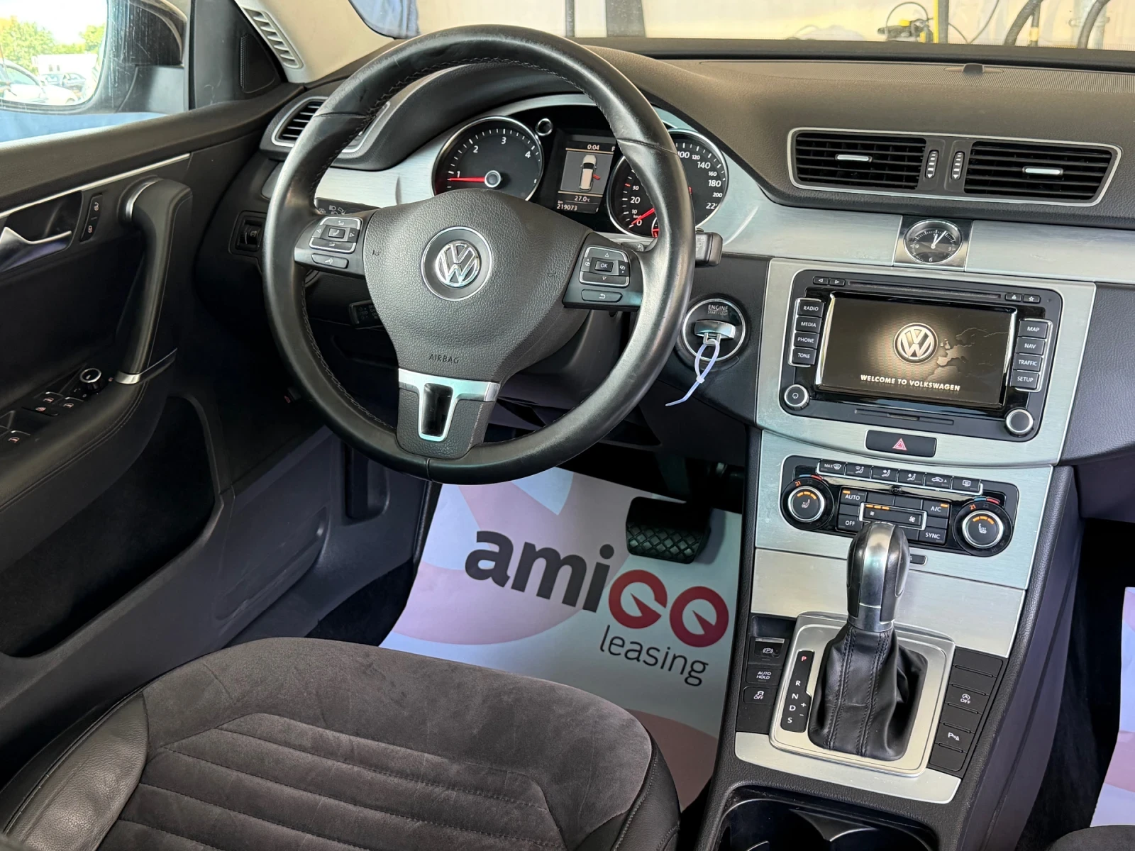 VW Passat 2.0TDI/170/ПАНОРАМА/LED/Алкантара/Асистенти/Нови г, снимка 10 - Автомобили и джипове - 55059468