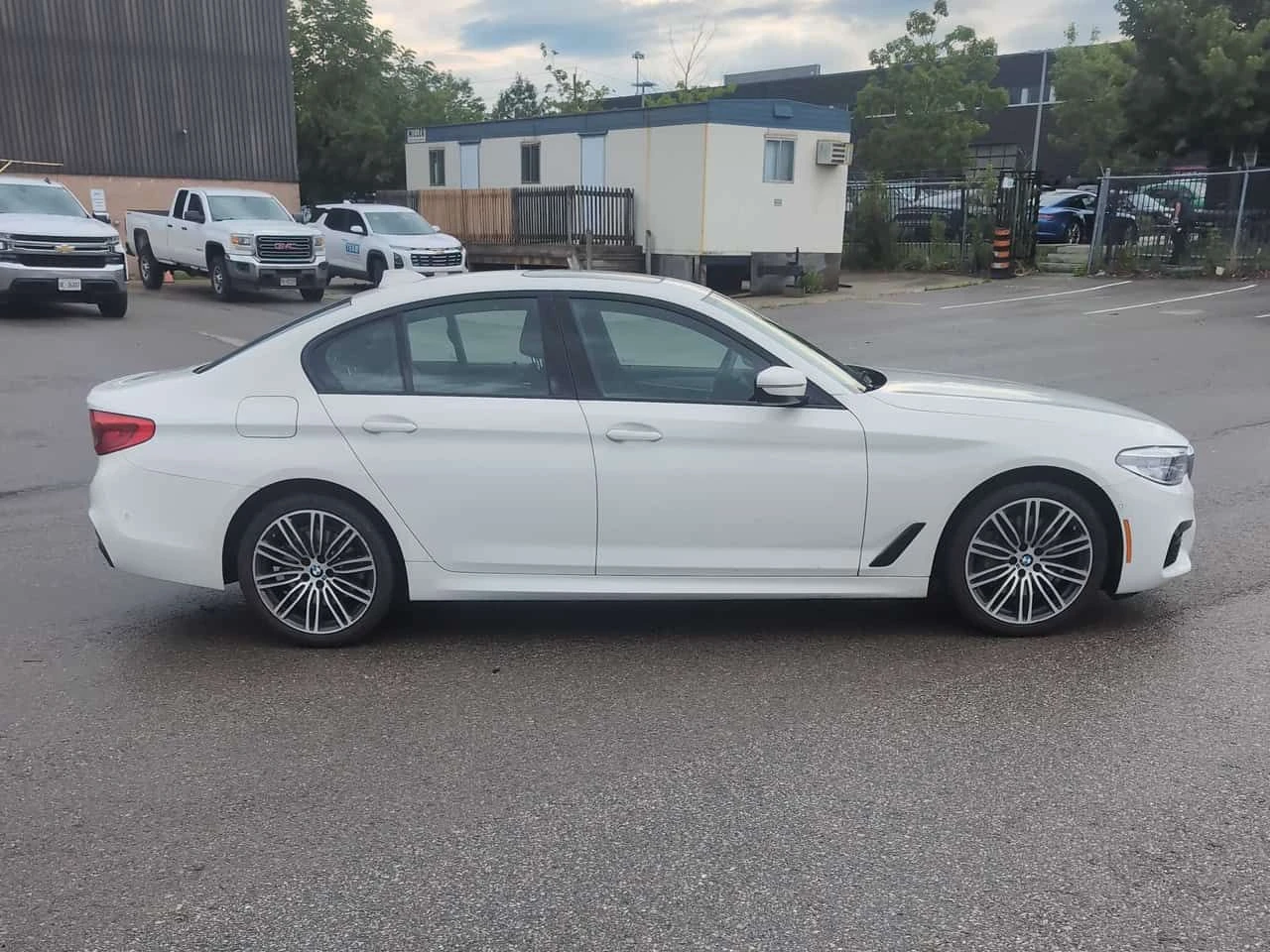BMW 530 * xDrive * CARFAX * ОПЦИЯ ЗА ФИНАНСИРАНЕ , снимка 13 - Автомобили и джипове - 55226808