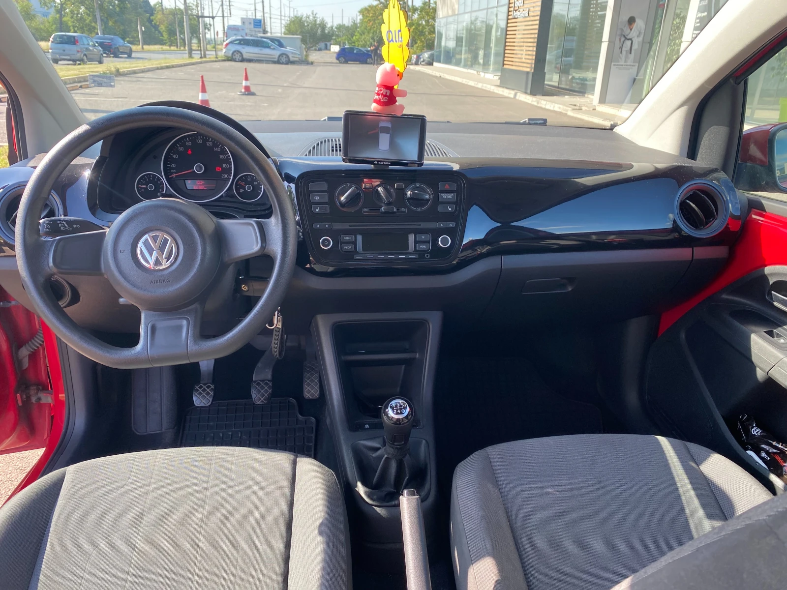 VW Up 1.0 6MT, снимка 13 - Автомобили и джипове - 55401933
