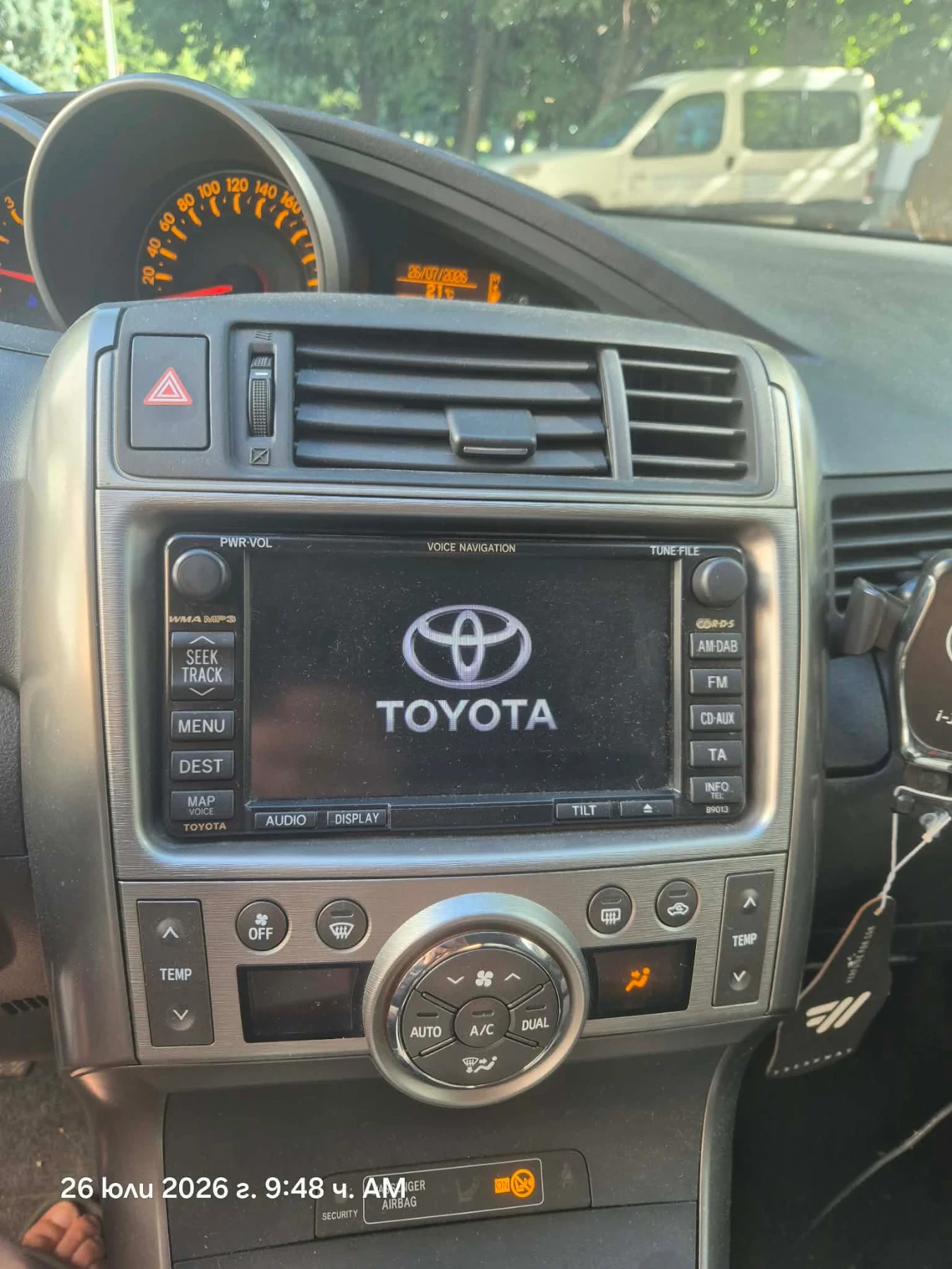 Toyota Verso, снимка 7 - Автомобили и джипове - 55425611