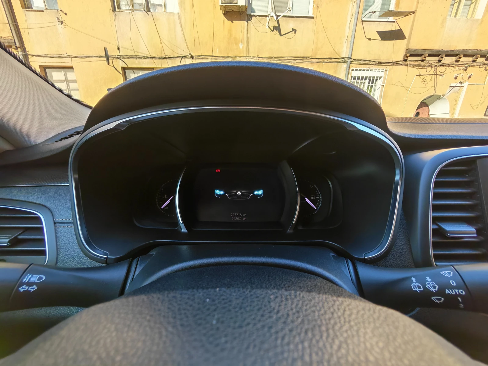 Renault Talisman 1.6, снимка 15 - Автомобили и джипове - 55675741