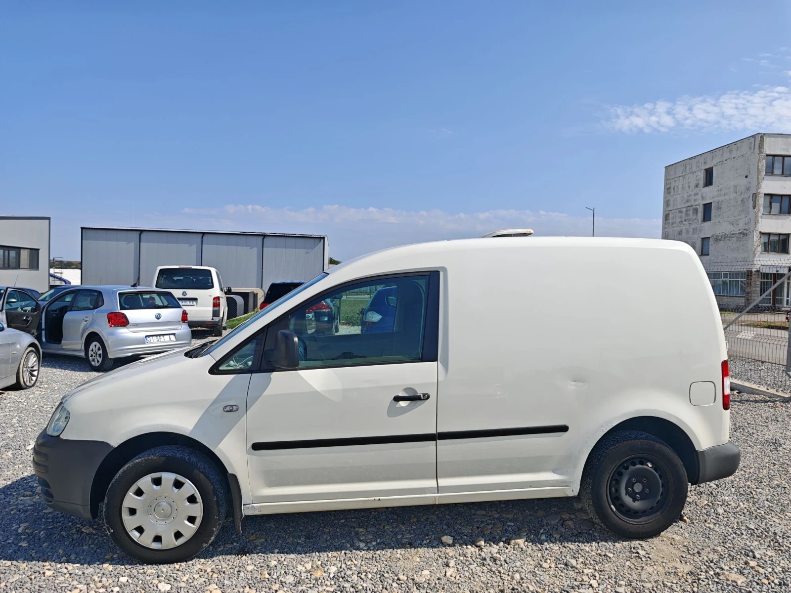 VW Caddy, снимка 8 - Автомобили и джипове - 55826727
