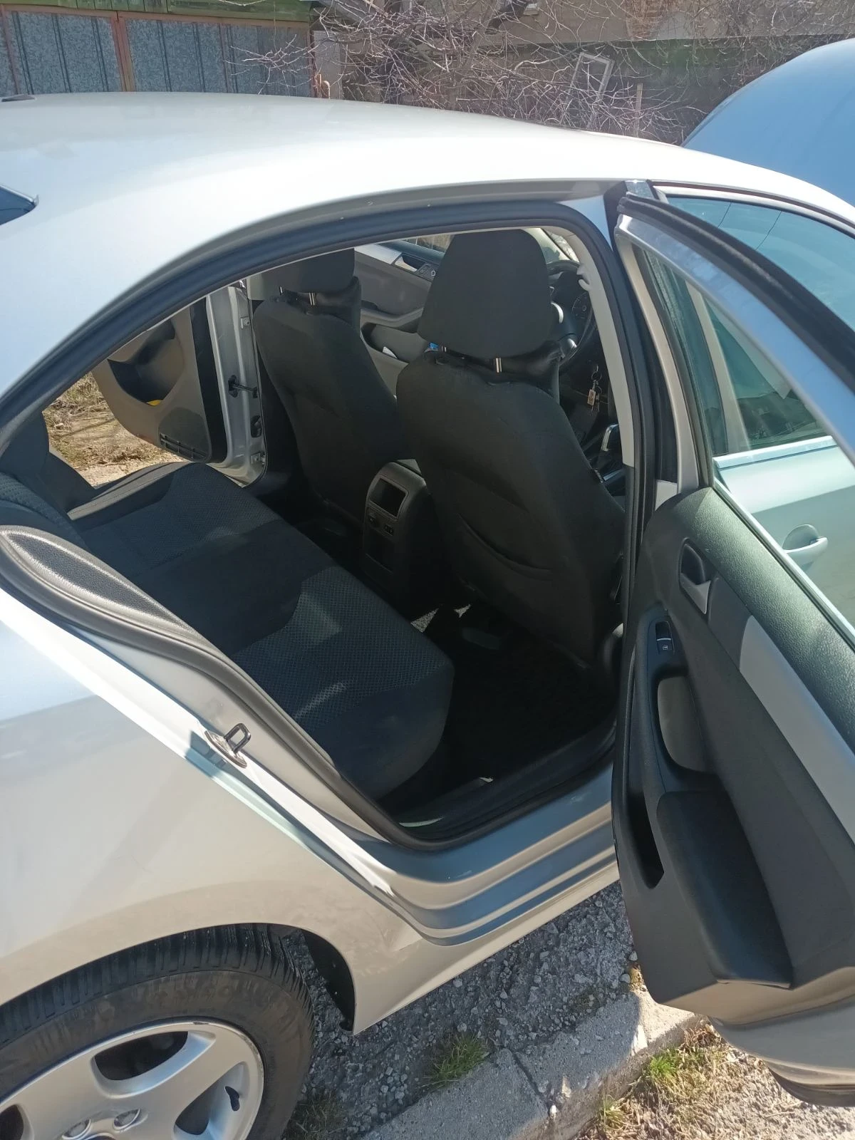 VW Jetta, снимка 13 - Автомобили и джипове - 56233357