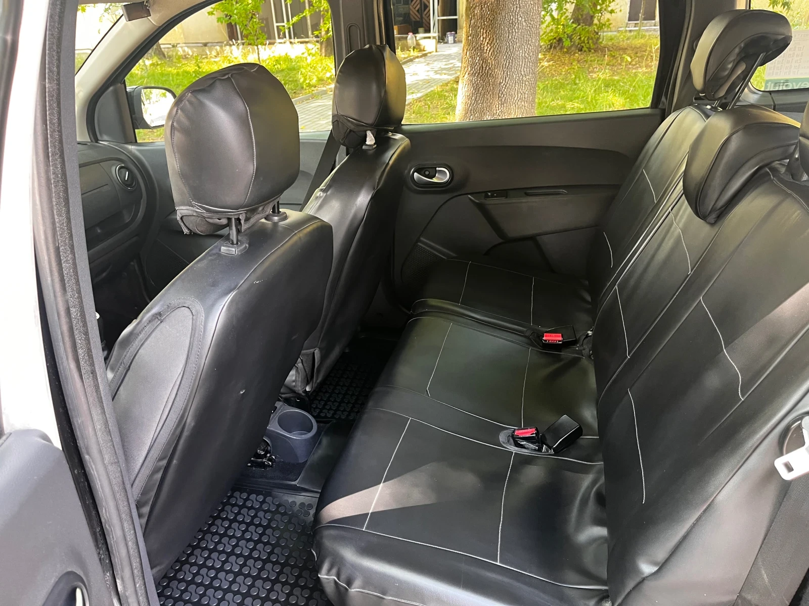 Dacia Lodgy 1.6, снимка 5 - Автомобили и джипове - 56280999