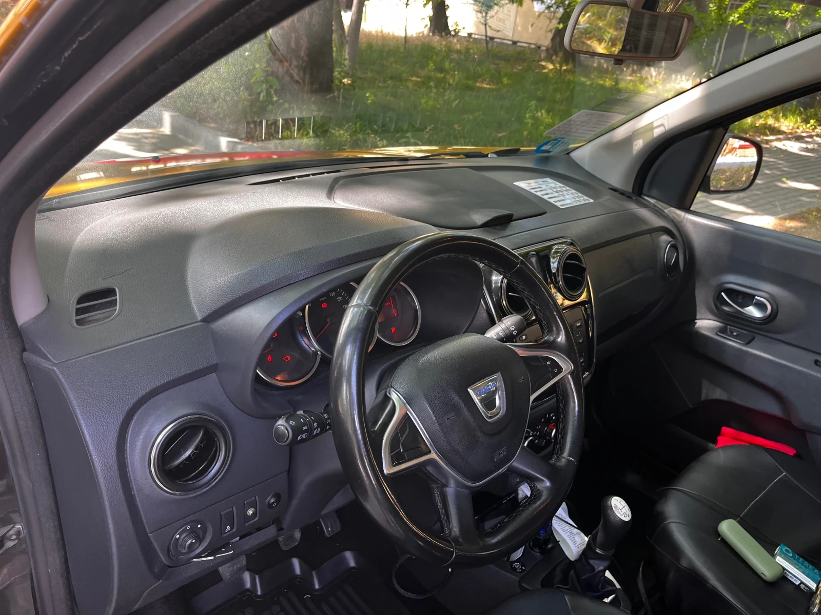 Dacia Lodgy 1.6, снимка 4 - Автомобили и джипове - 56280999