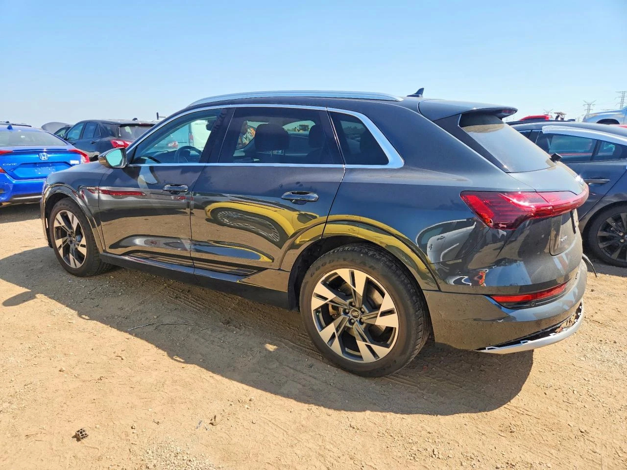 Audi E-Tron Premium, снимка 2 - Автомобили и джипове - 56618870