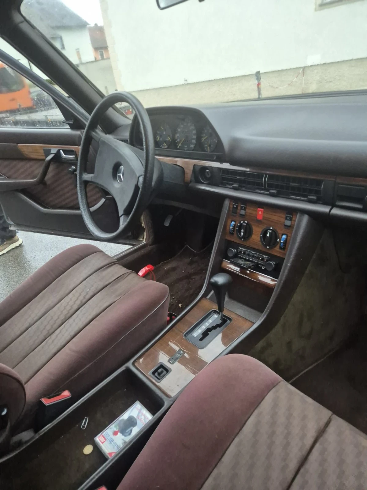 Mercedes-Benz 280, снимка 4 - Автомобили и джипове - 56687835