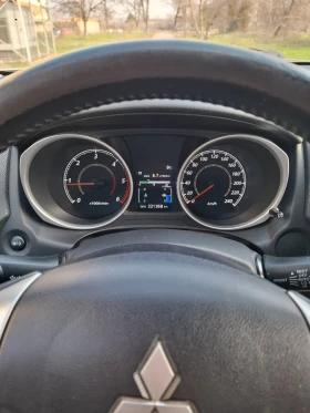 Mitsubishi ASX, снимка 10 - Автомобили и джипове - 53632549
