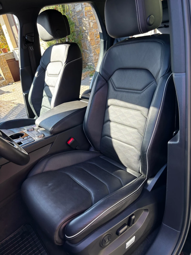 VW Touareg Elegance, снимка 7 - Автомобили и джипове - 52472765