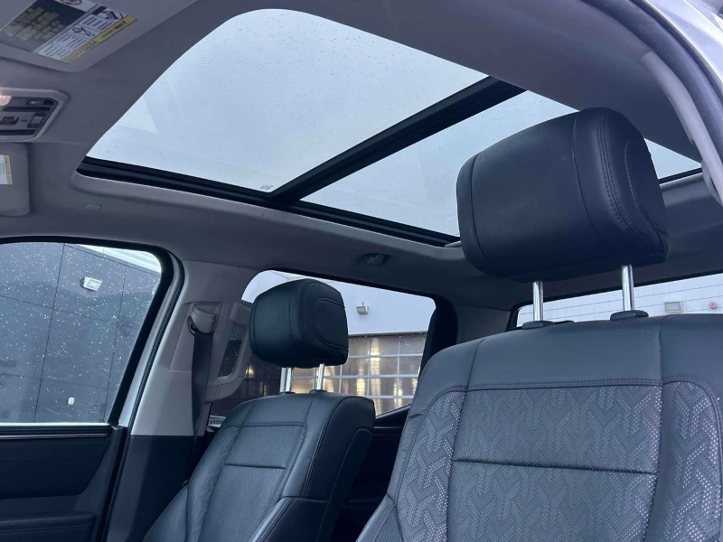 Toyota Tundra Limited Hybrid CARFAX АВТО КРЕДИТ , снимка 11 - Автомобили и джипове - 52649125