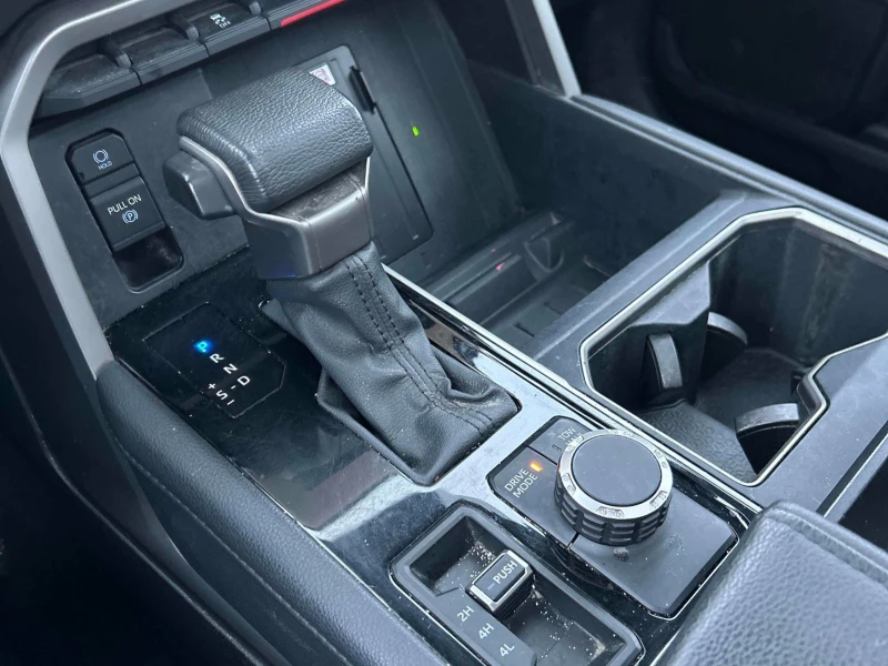 Toyota Tundra Limited Hybrid CARFAX АВТО КРЕДИТ , снимка 9 - Автомобили и джипове - 52649125