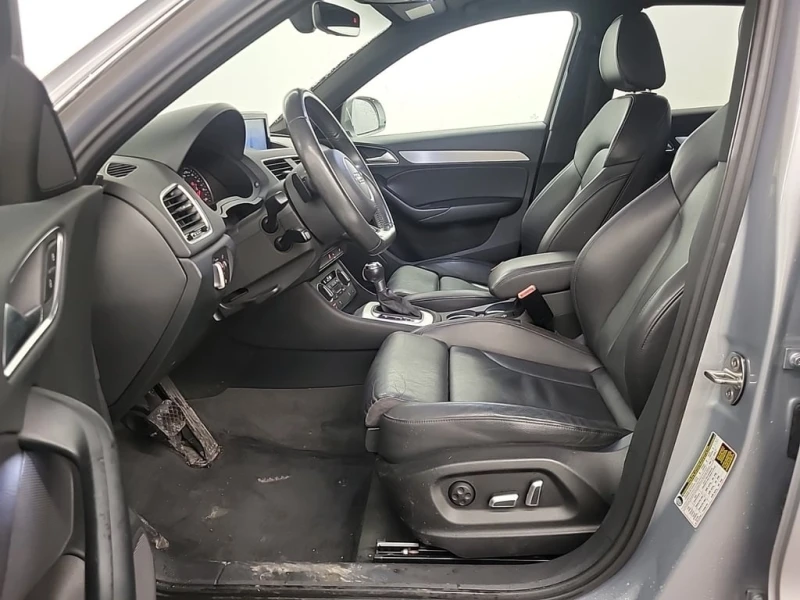 Audi Q3 * PROGRESSIV * CARFAX * БЕЗ ПЪРВОНАЧАЛНА ВНОСКА, снимка 5 - Автомобили и джипове - 52686600