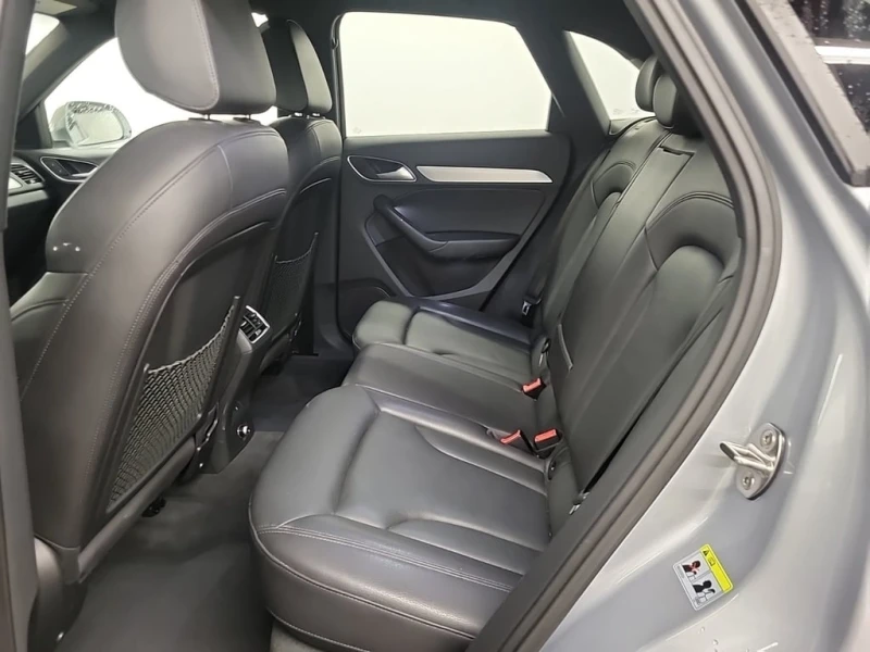 Audi Q3 * PROGRESSIV * CARFAX * БЕЗ ПЪРВОНАЧАЛНА ВНОСКА, снимка 12 - Автомобили и джипове - 52686600