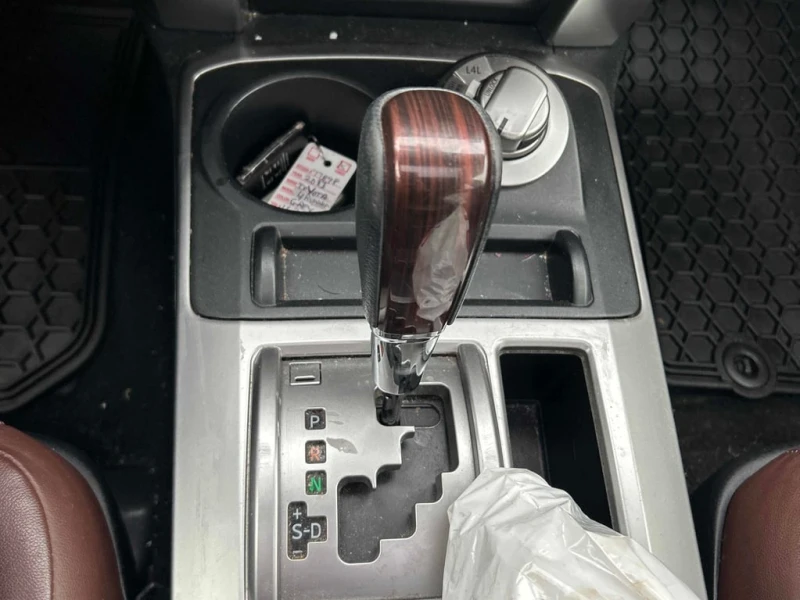 Toyota 4runner * SR5 * CARFAX * БЕЗ ПЪРВОНАЧАЛНА ВНОСКА, снимка 10 - Автомобили и джипове - 52850936