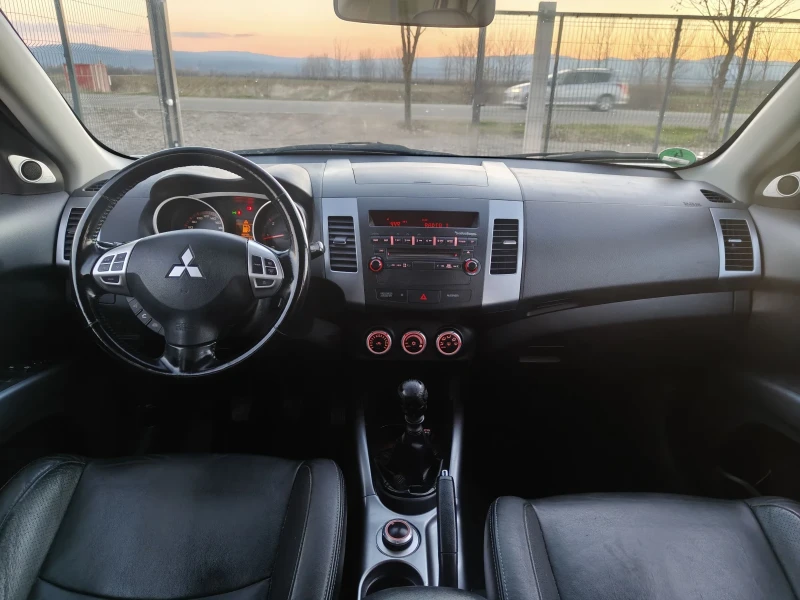 Mitsubishi Outlander 2.2D 156 7M, снимка 9 - Автомобили и джипове - 52913726