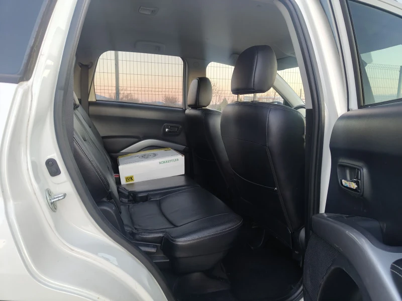 Mitsubishi Outlander 2.2D 156 7M, снимка 15 - Автомобили и джипове - 52913726