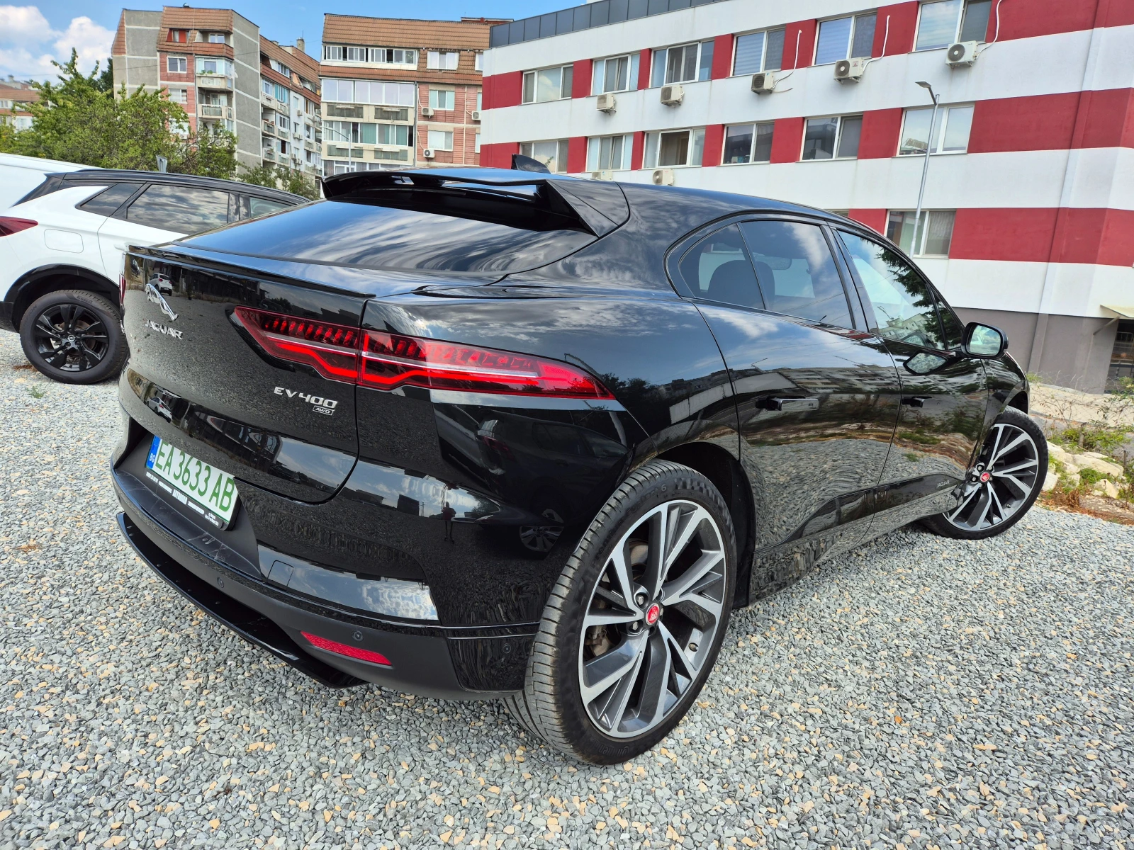 Jaguar I-Pace EV-400-ГАРАНЦИЯ-ВЪЗДУШНО ОКАЧВАНЕ - изображение 2
