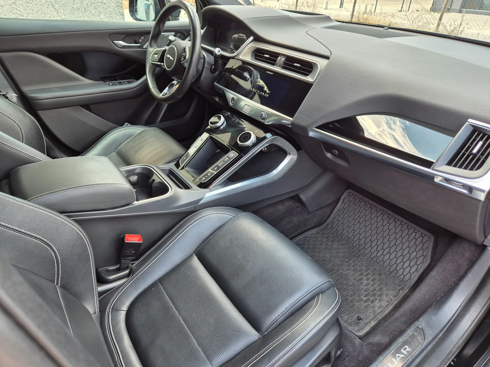 Jaguar I-Pace EV-400-ГАРАНЦИЯ-ВЪЗДУШНО ОКАЧВАНЕ - изображение 10
