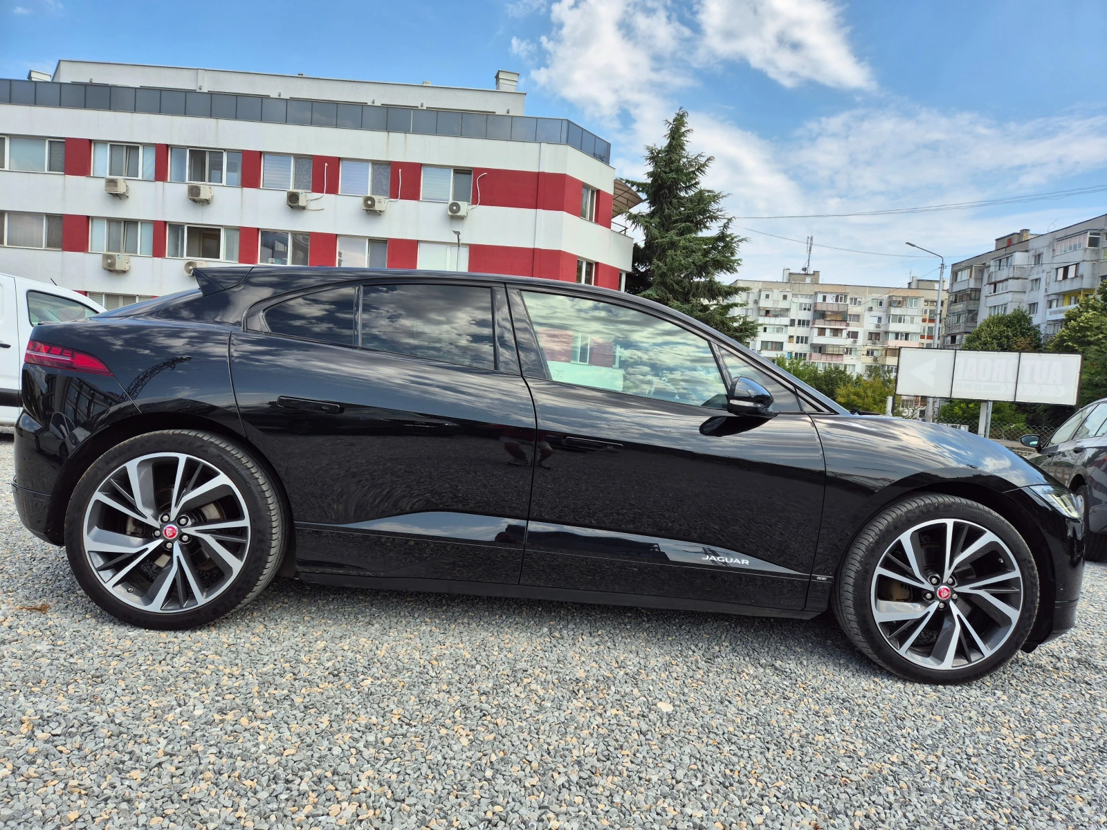 Jaguar I-Pace EV-400-ГАРАНЦИЯ-ВЪЗДУШНО ОКАЧВАНЕ - изображение 7