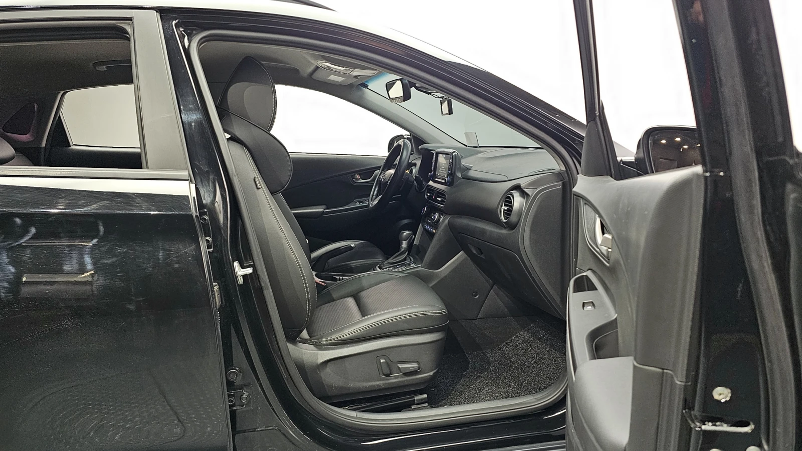 Hyundai Kona 1.6 CRDI / 4x4/ Автоматик / Пълна сервизна !!! - изображение 8