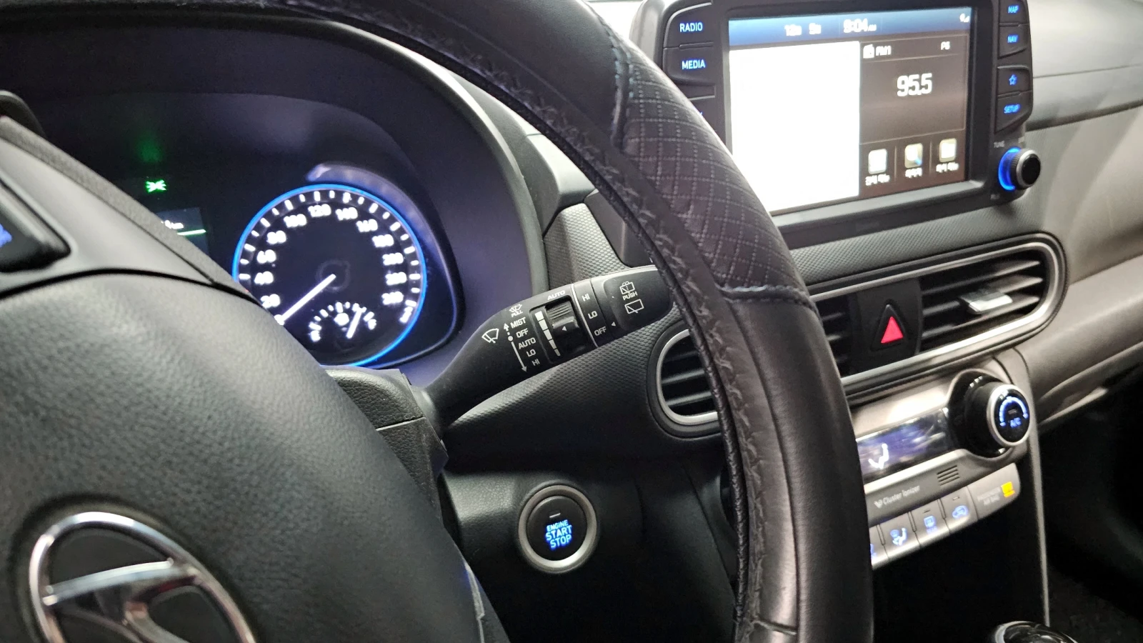 Hyundai Kona 1.6 CRDI / 4x4/ Автоматик / Пълна сервизна !!!, снимка 14 - Автомобили и джипове - 53466431