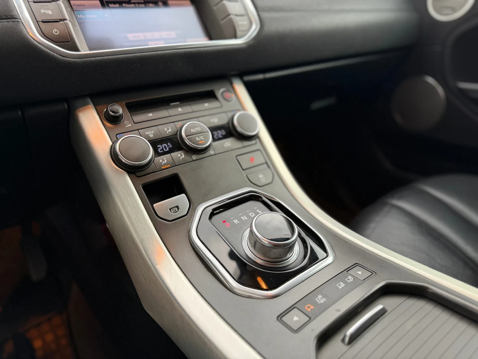 Land Rover Range Rover Evoque * 2.2 * TD4 * Meridian * Navi, снимка 12 - Автомобили и джипове - 55003118