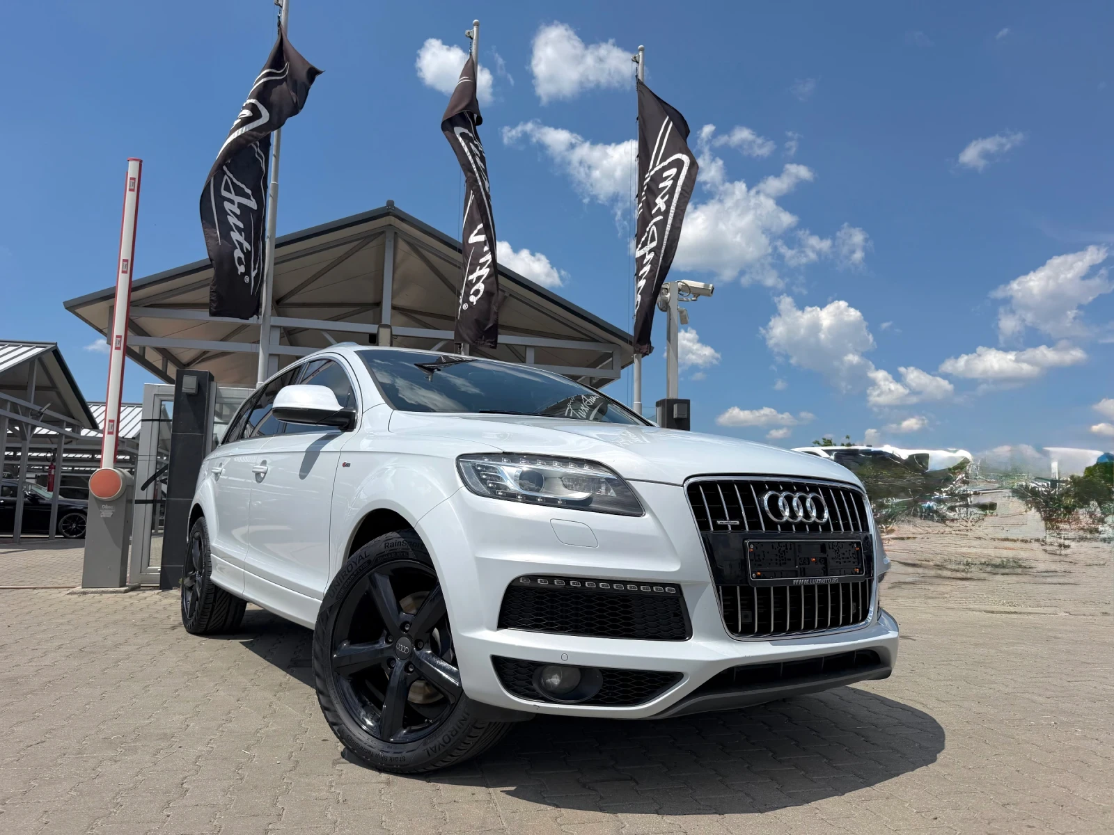 Audi Q7 3.0TDI#S-LINE#EXCLUSIVE#PANO#DISTR#AIR#7-МЕСТА