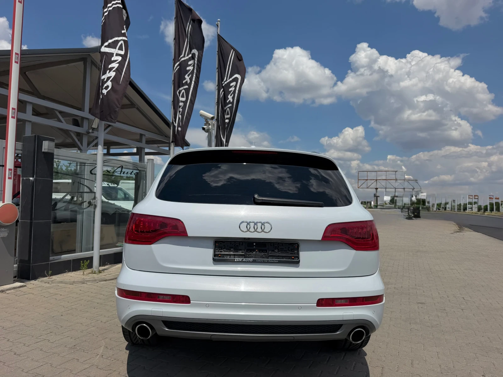Audi Q7 3.0TDI#S-LINE#EXCLUSIVE#PANO#DISTR#AIR#7-МЕСТА, снимка 4 - Автомобили и джипове - 55054472