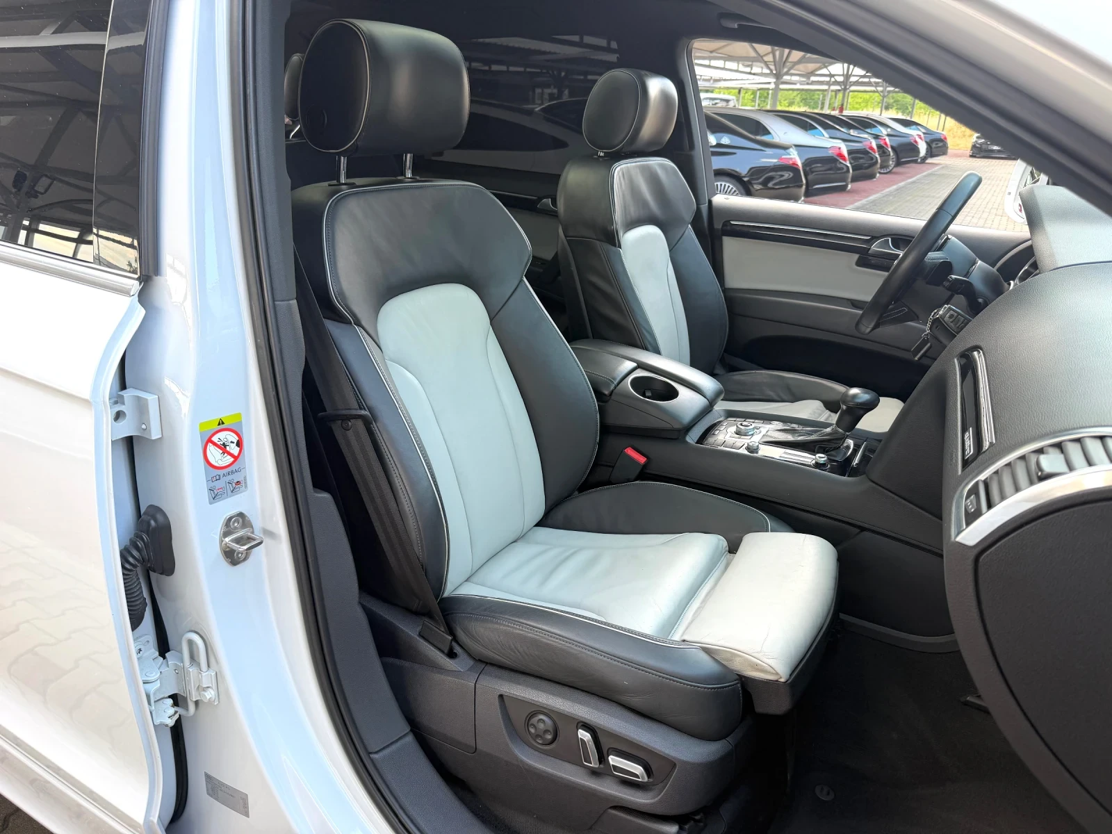 Audi Q7 3.0TDI#S-LINE#EXCLUSIVE#PANO#DISTR#AIR#7-МЕСТА, снимка 9 - Автомобили и джипове - 55054472