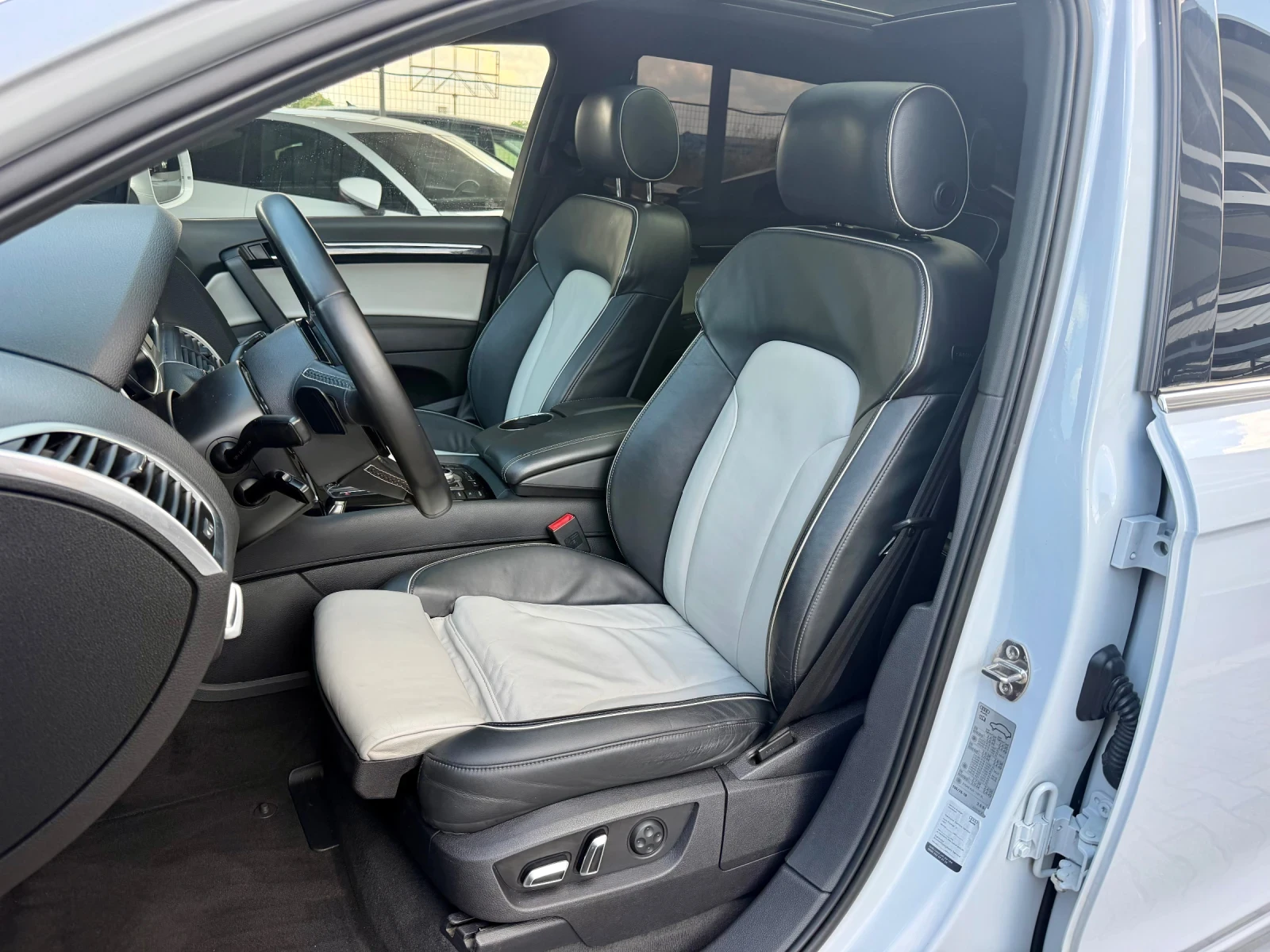 Audi Q7 3.0TDI#S-LINE#EXCLUSIVE#PANO#DISTR#AIR#7-МЕСТА, снимка 12 - Автомобили и джипове - 55054472