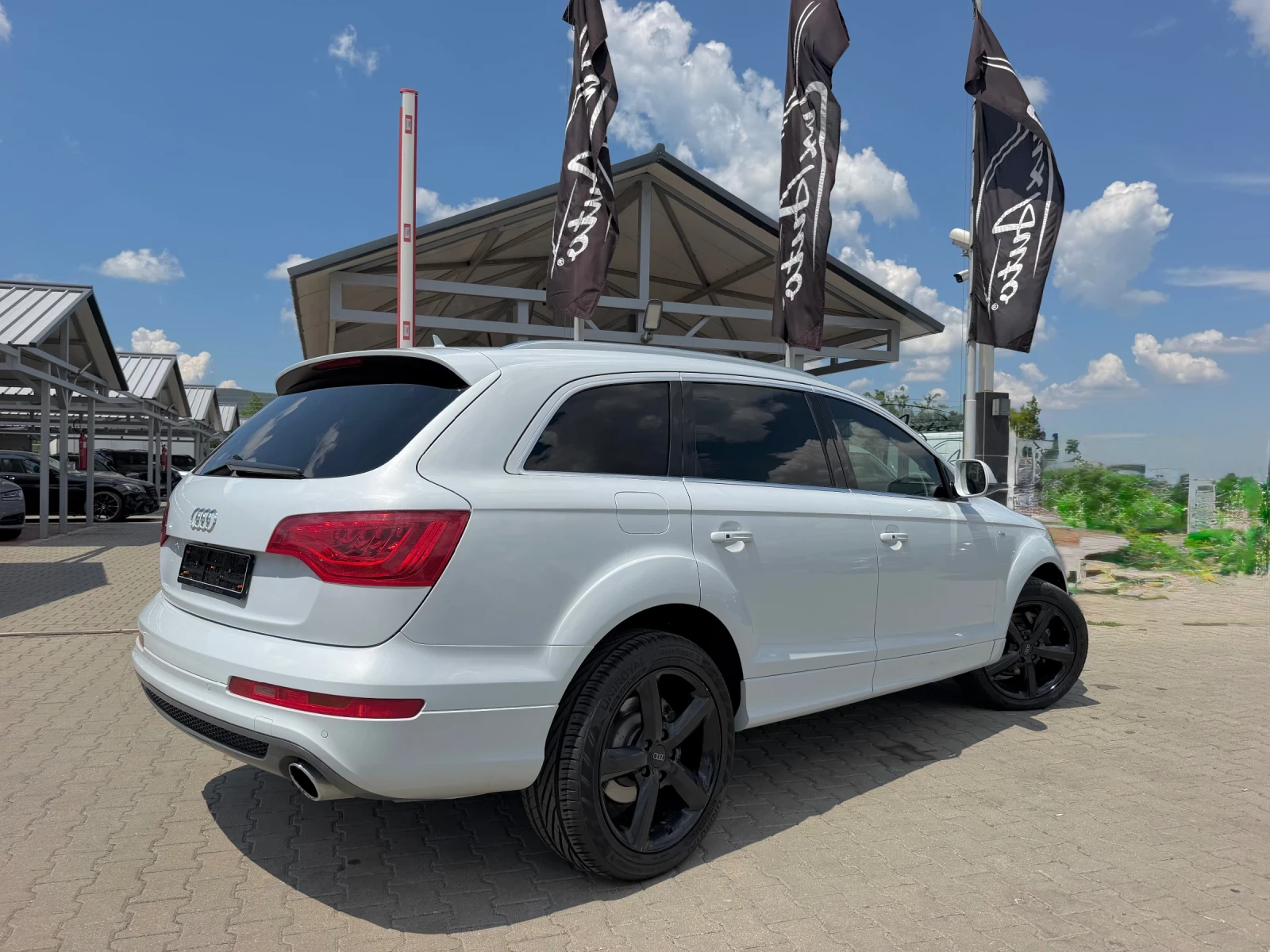 Audi Q7 3.0TDI#S-LINE#EXCLUSIVE#PANO#DISTR#AIR#7-МЕСТА, снимка 6 - Автомобили и джипове - 55054472