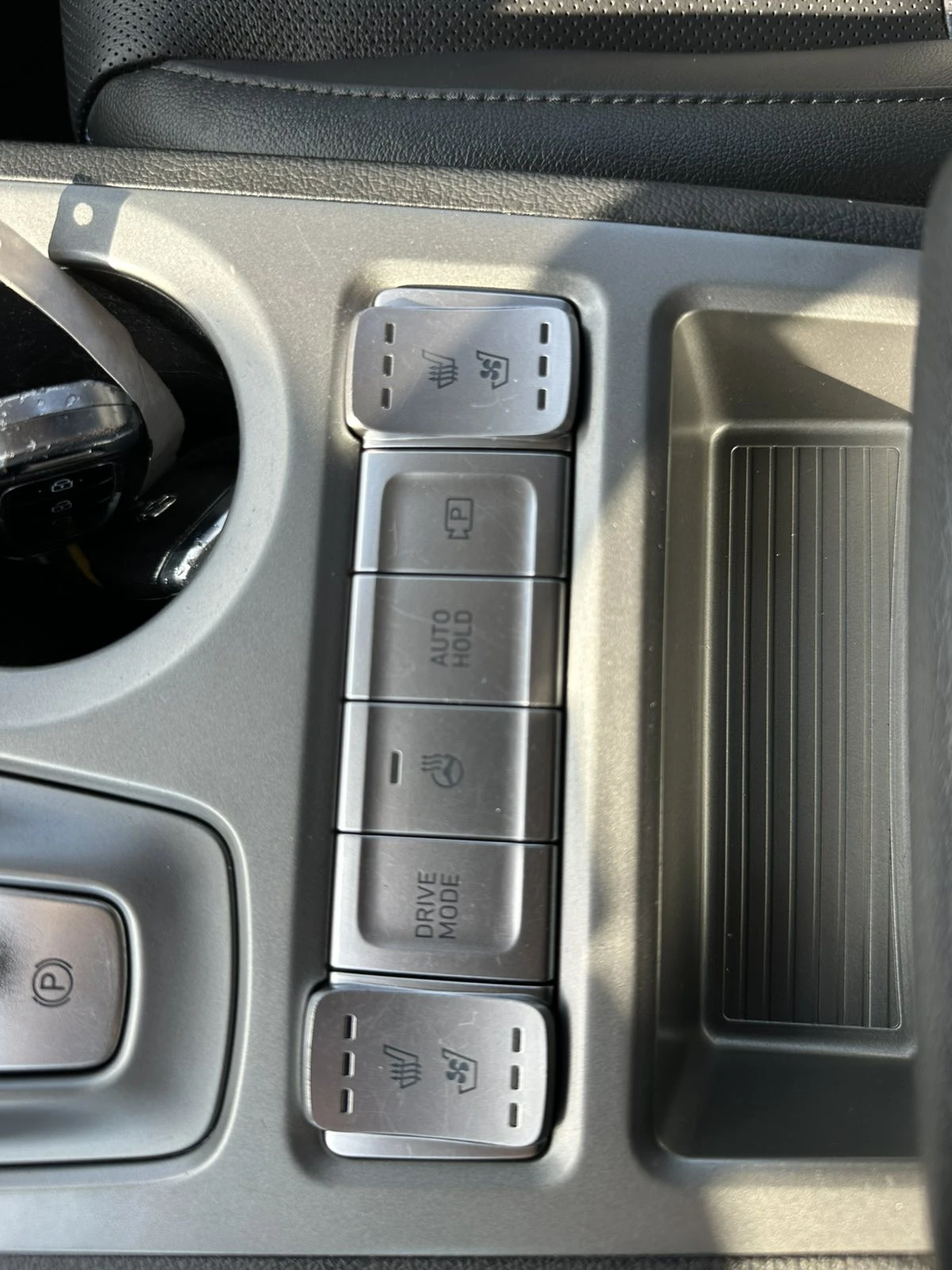 Hyundai Kona 64KWh/PRIME/КОЖА/ГАРАНЦИЯ/SOH100%, снимка 15 - Автомобили и джипове - 55645086