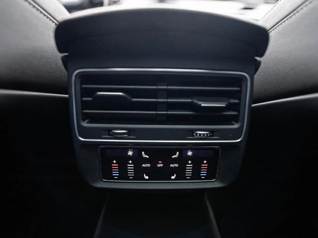 Audi Q8 MATRIX* S* LINE* BANG* OLUFSEN* ОБДУХВАНЕ* ДИСТРОН, снимка 16 - Автомобили и джипове - 55836375
