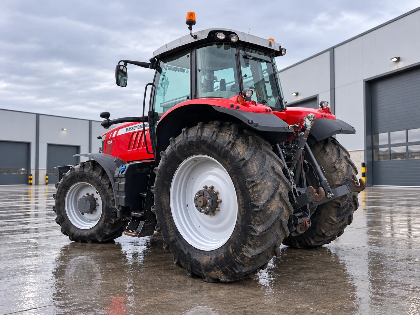 Трактор Massey 7724, снимка 3 - Селскостопанска техника - 56640016