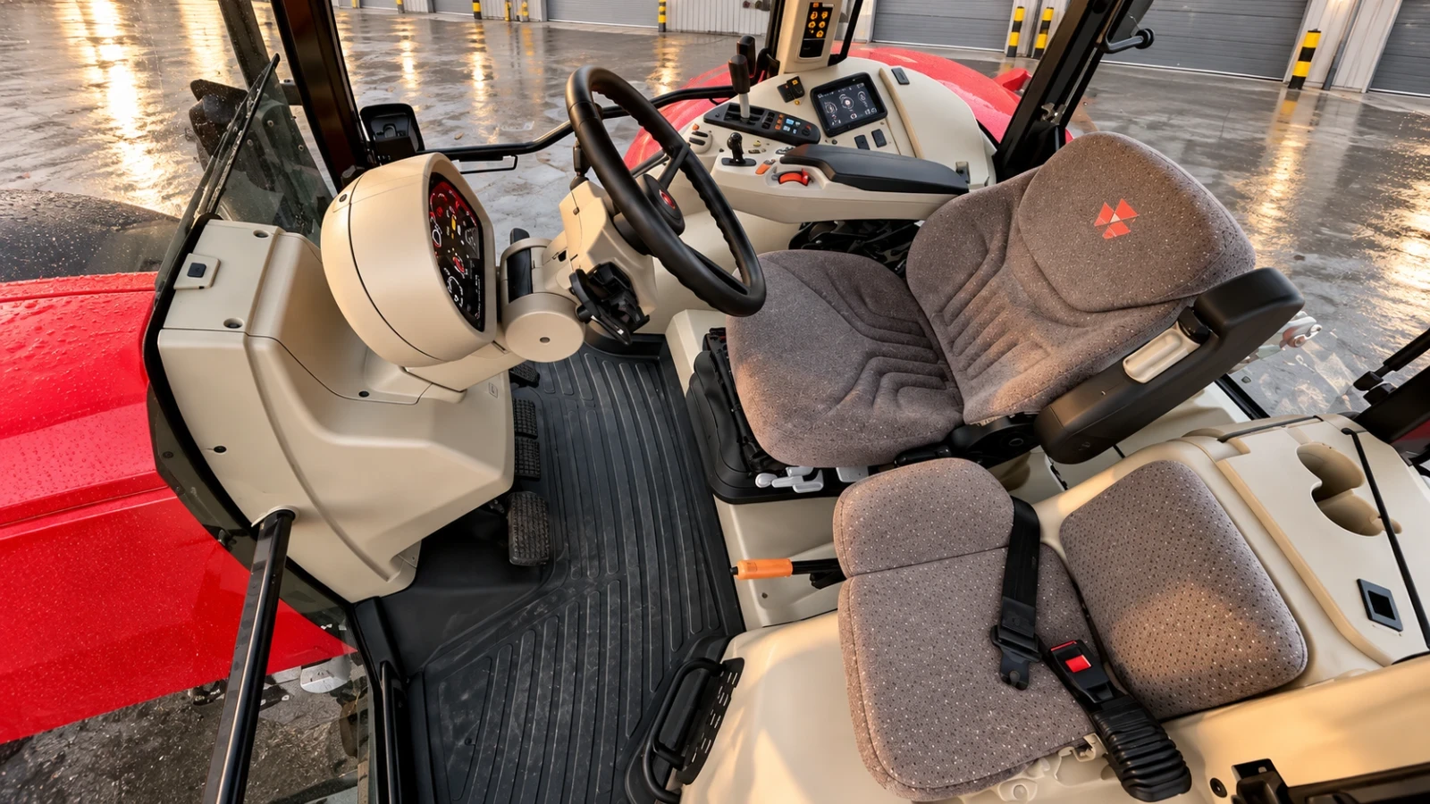 Трактор Massey 7724, снимка 6 - Селскостопанска техника - 56640016