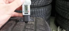 Гуми Летни 235/40R19, снимка 4