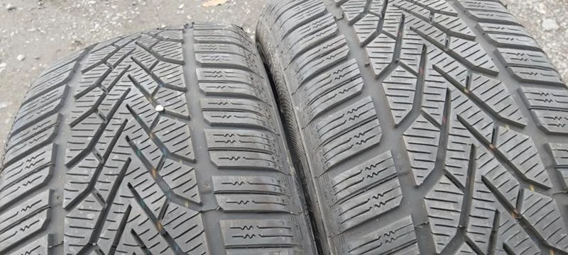 Гуми Зимни 215/50R17, снимка 1 - Гуми и джанти - 31638429