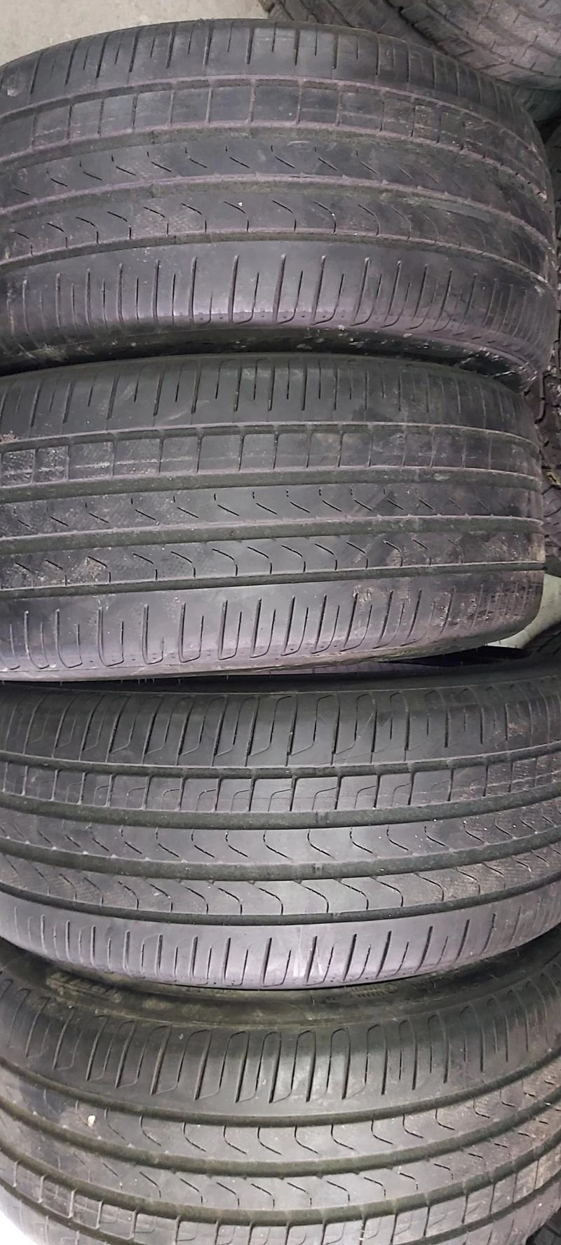 Гуми Летни 235/40R19, снимка 1 - Гуми и джанти - 32905689