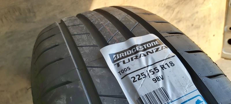 Гуми Летни 225/55R18, снимка 2 - Гуми и джанти - 33173432