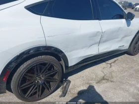 Ford Mustang Mach-E * CALIFORNIA ROUTE 1* AWD* КОЖА* ПОДГРЕВ* ПАНОРАМА, снимка 6